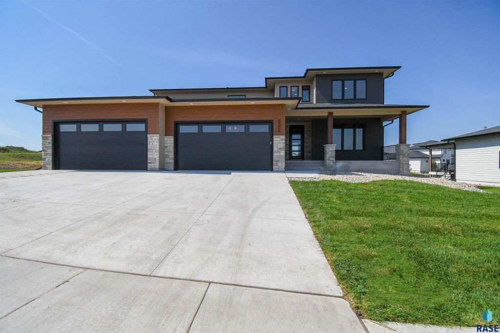 2501 S Meadowview Ave Avenue, Sioux Falls, SD 57110