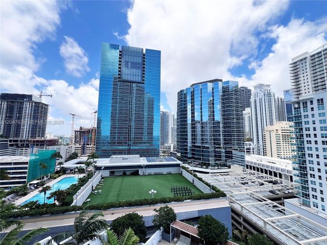 1300 Brickell Bay Dr 1813, Miami, FL 33131
