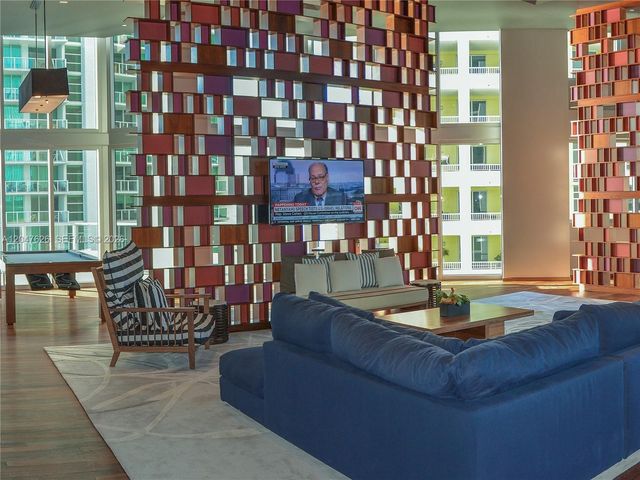 1300 Brickell Bay Dr 1813, Miami, FL 33131