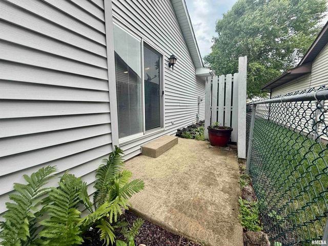 5248 CARLTON Street, Springfield, IL 62703