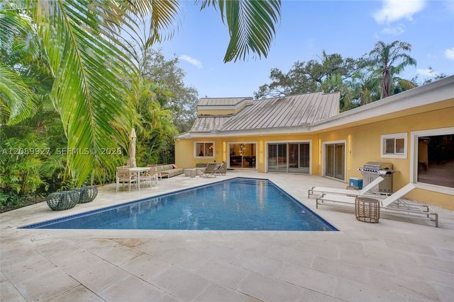 2360 Tigertail Ave, Miami, FL 33133