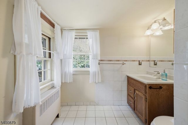 737 Water St, White Twp., NJ 07823