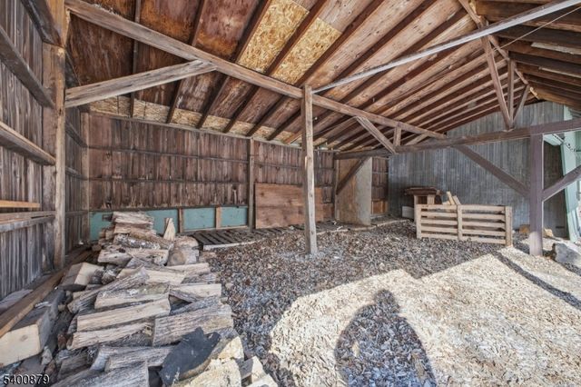 737 Water St, White Twp., NJ 07823