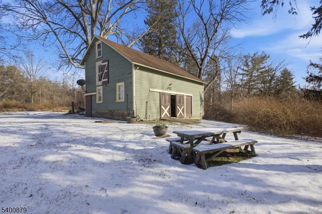 737 Water St, White Twp., NJ 07823