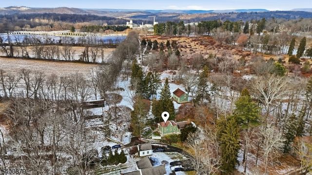 737 Water St, White Twp., NJ 07823