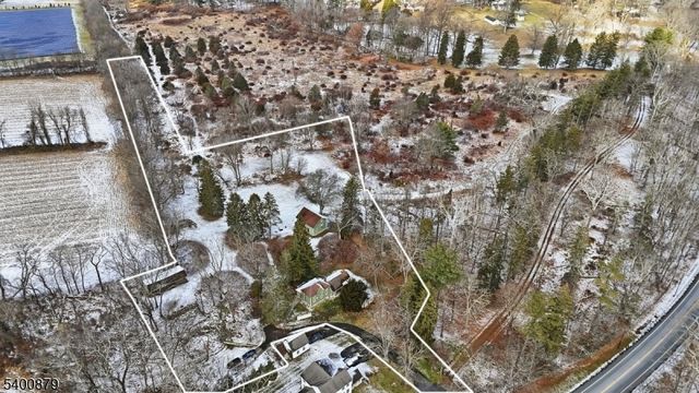 737 Water St, White Twp., NJ 07823