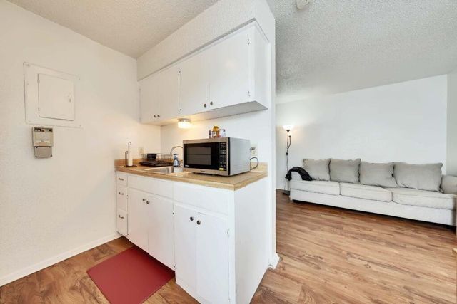 2803 Hemphill PARK B205, Austin, TX 78705