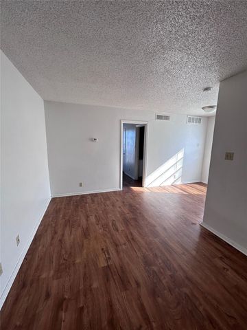2803 Hemphill PARK B205, Austin, TX 78705