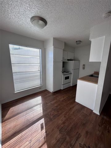 2803 Hemphill PARK B205, Austin, TX 78705