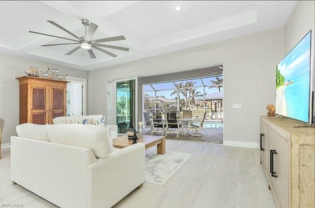 2401 Macadamia LN, St. James City, FL 33956
