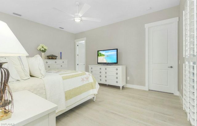 2401 Macadamia LN, St. James City, FL 33956