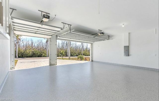 2401 Macadamia LN, St. James City, FL 33956
