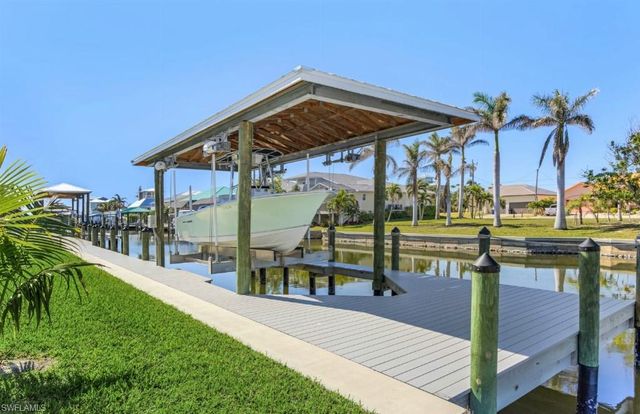 2401 Macadamia LN, St. James City, FL 33956