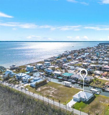 2401 Macadamia LN, St. James City, FL 33956