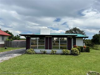 11 MOCKINGBIRD Road, Lake Placid, FL 33852