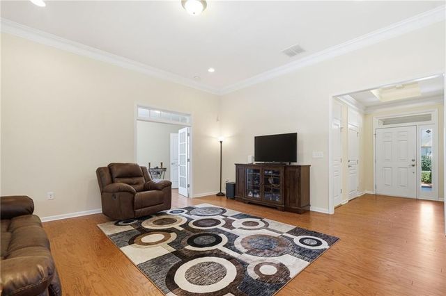 605 Hemlock Trail, Canton, GA 30114