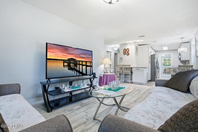 1215 Leon Lane, Daytona Beach, FL 32117