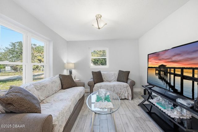 1215 Leon Lane, Daytona Beach, FL 32117