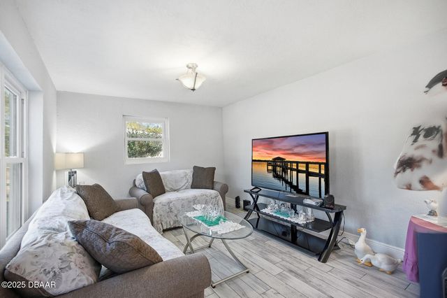 1215 Leon Lane, Daytona Beach, FL 32117