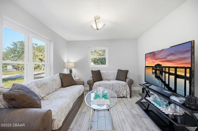 1215 Leon Lane, Daytona Beach, FL 32117