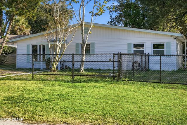 1215 Leon Lane, Daytona Beach, FL 32117