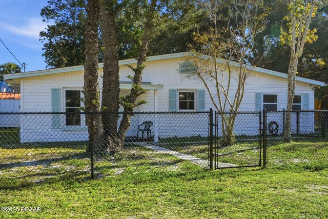 1215 Leon Lane, Daytona Beach, FL 32117