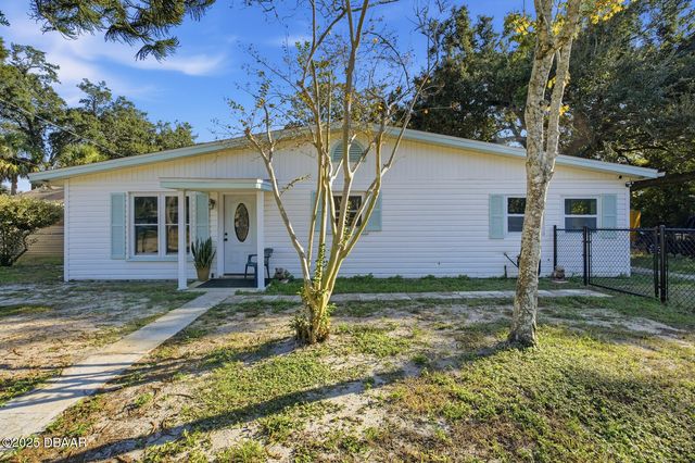 1215 Leon Lane, Daytona Beach, FL 32117