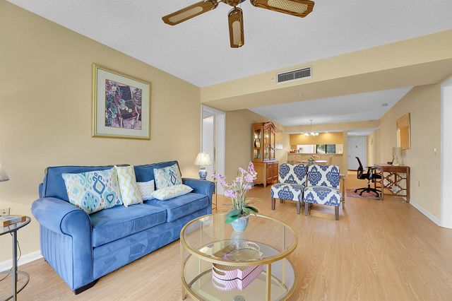 2001 Marina Isle Way 203, Jupiter, FL 33477