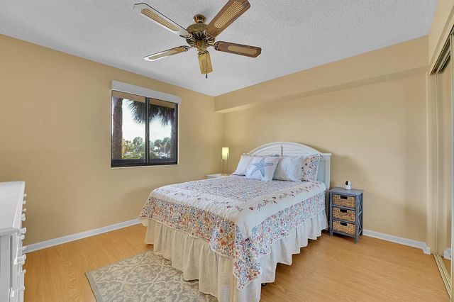 2001 Marina Isle Way 203, Jupiter, FL 33477
