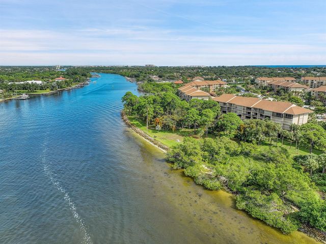 2001 Marina Isle Way 203, Jupiter, FL 33477