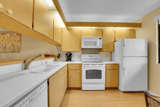 2001 Marina Isle Way 203, Jupiter, FL 33477