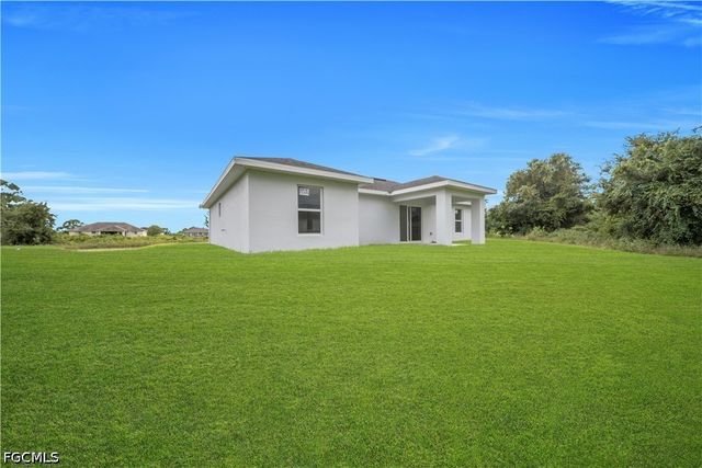 859 Chicago ST, Lehigh Acres, FL 33974