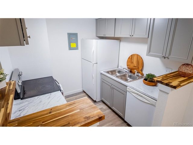 1887 S Pitkin St A, Aurora, CO 80017