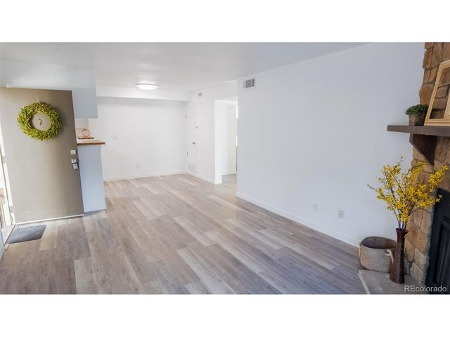 1887 S Pitkin St A, Aurora, CO 80017