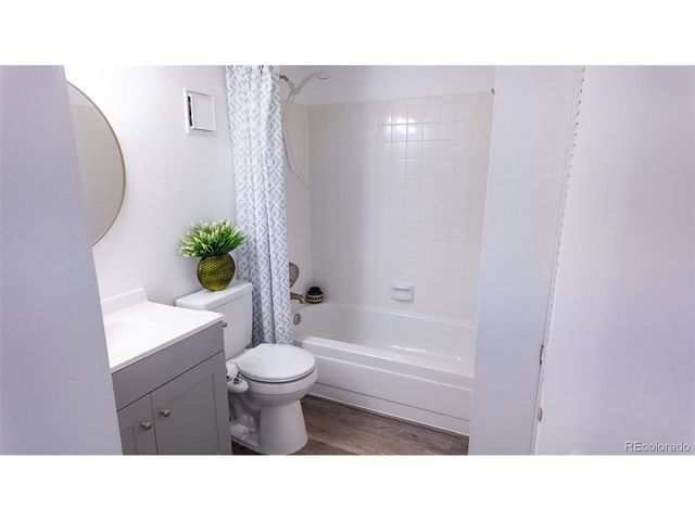 1887 S Pitkin St A, Aurora, CO 80017