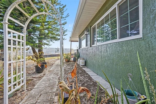 598 GANTRY STREET SW, Palm Bay, FL 32908