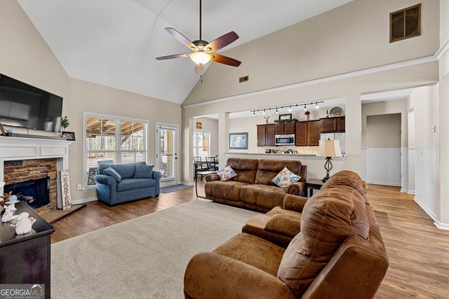 134 Hickory Hills Drive, Newnan, GA 30263