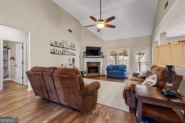 134 Hickory Hills Drive, Newnan, GA 30263