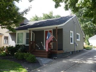 7160 Brecksville Road, Independence, OH 44131