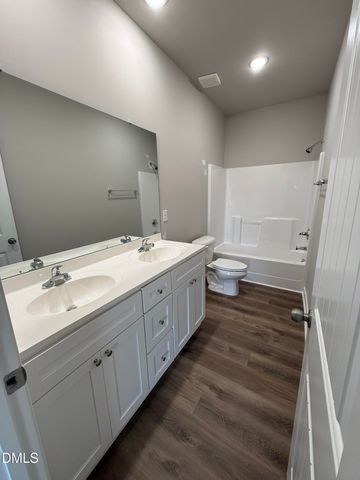 180 Jacobs Ridge Drive, Four Oaks, NC 27524