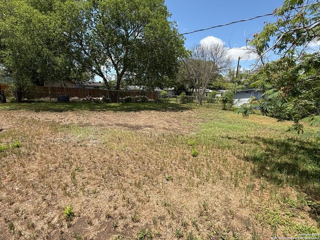 827 Horseshoe, Universal City, TX 78148