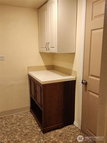 616 S 63rd St, Tacoma, WA 98408