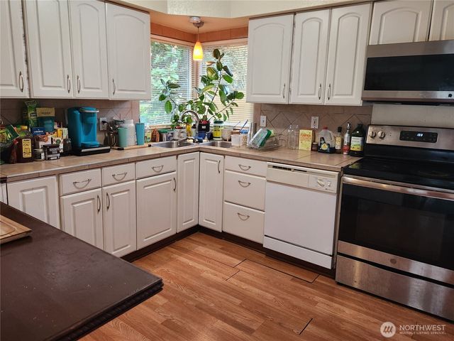 616 S 63rd St, Tacoma, WA 98408