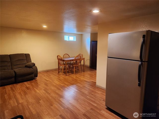 616 S 63rd St, Tacoma, WA 98408