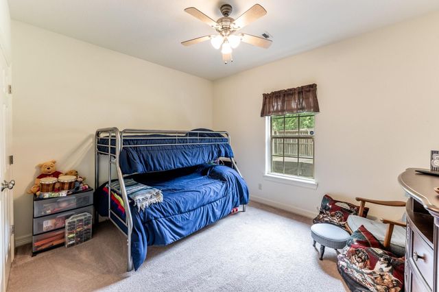 2312 W Green Briar Drive, Huntsville, TX 77340