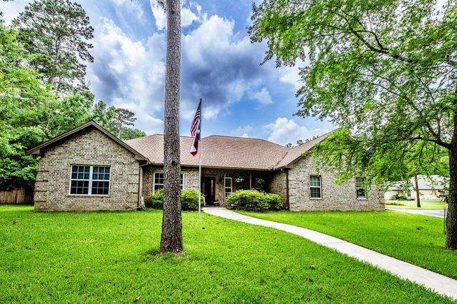 2312 W Green Briar Drive, Huntsville, TX 77340