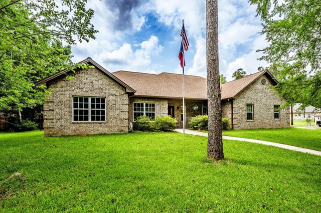 2312 W Green Briar Drive, Huntsville, TX 77340