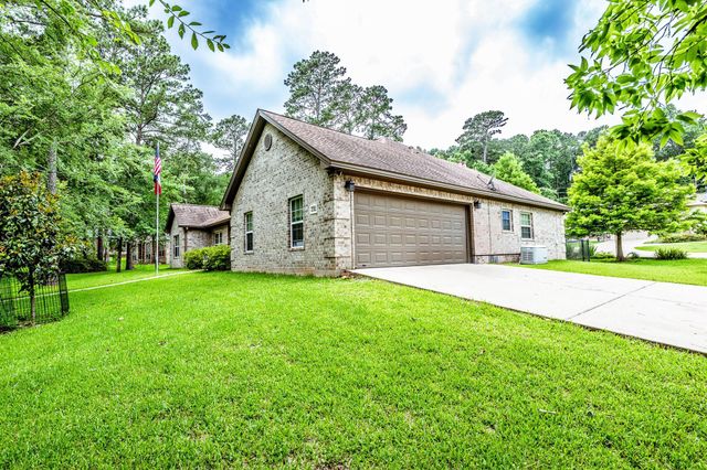 2312 W Green Briar Drive, Huntsville, TX 77340