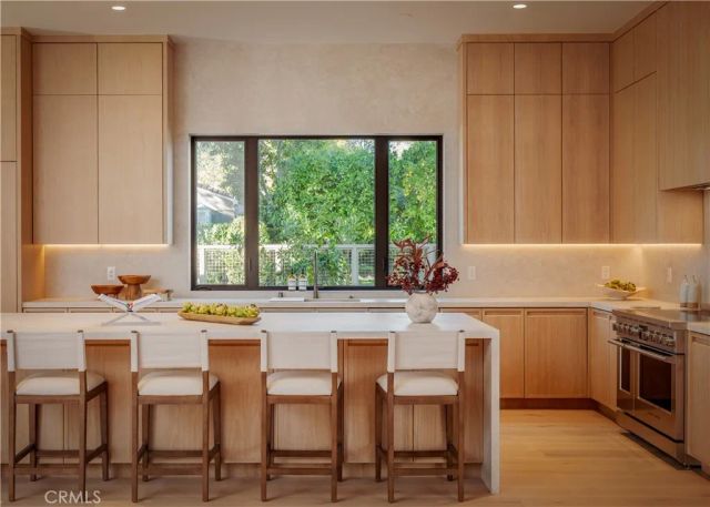 4956 Gentry Avenue, Valley Village, CA 91607