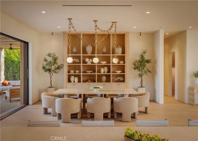 4956 Gentry Avenue, Valley Village, CA 91607